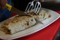 مطعم جويدي للشاورما في يافا بإدارة مصطفى أبو لسان - شاورما يعني جويدي